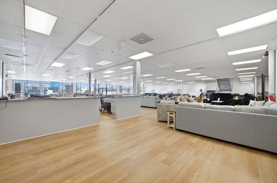 More Photos Of 6542 E Virginia Beach Blvd, Norfolk Freestanding For Lease