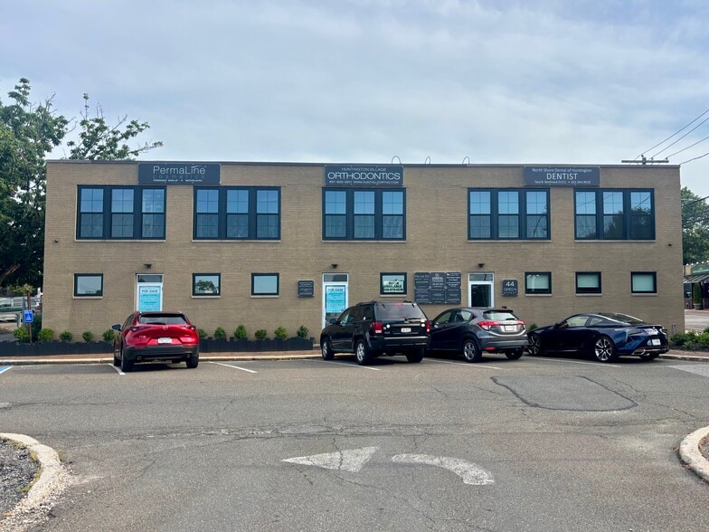 More Photos Of 44 Green St, Huntington Medical For Lease