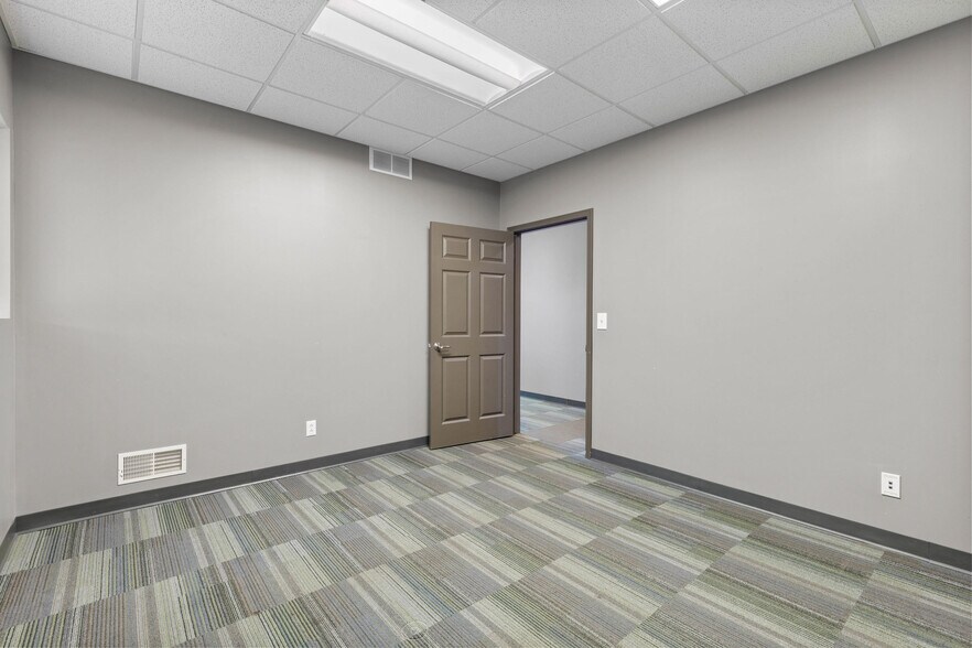 More Photos Of 1450 E Ridge Rd, Rochester Freestanding For Sale