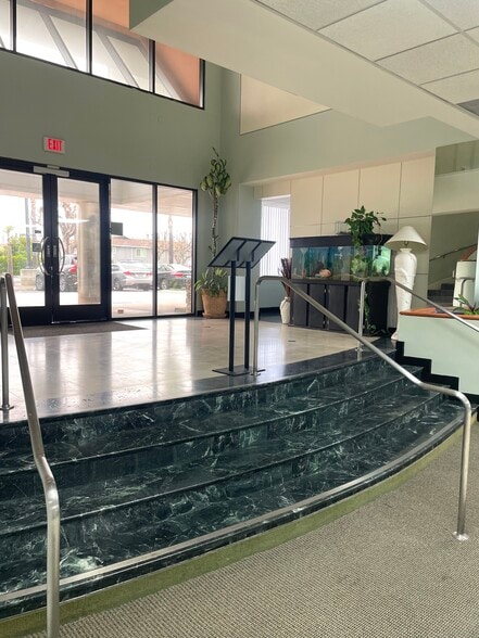 More Photos Of 22939 Hawthorne Blvd, Torrance Medical For Lease