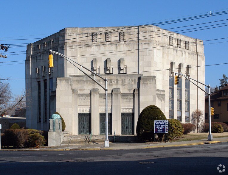 More Photos Of 735-747 Broadway, Paterson Specialty For Lease