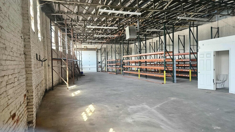 More Photos Of 1820 Worcester St, Baltimore Warehouse For Lease