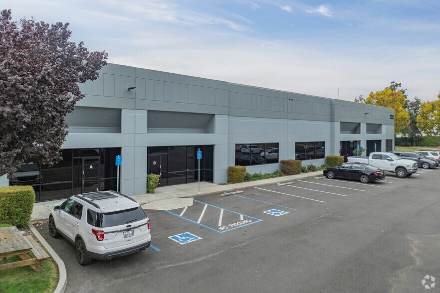 More Photos Of 7300 Central Ave, Newark Warehouse For Lease