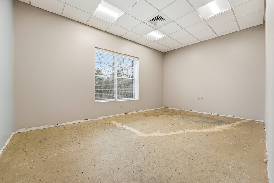 More Photos Of 2873 W Hardies Rd, Gibsonia Office For Lease