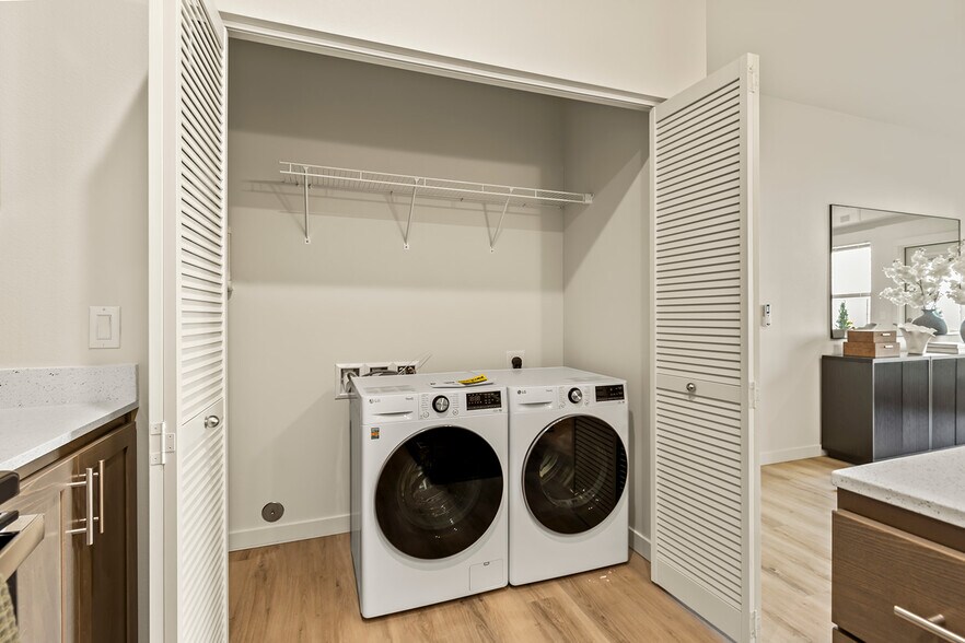 More Photos Of 7011 NE 126th St, Vancouver Apartments For Sale