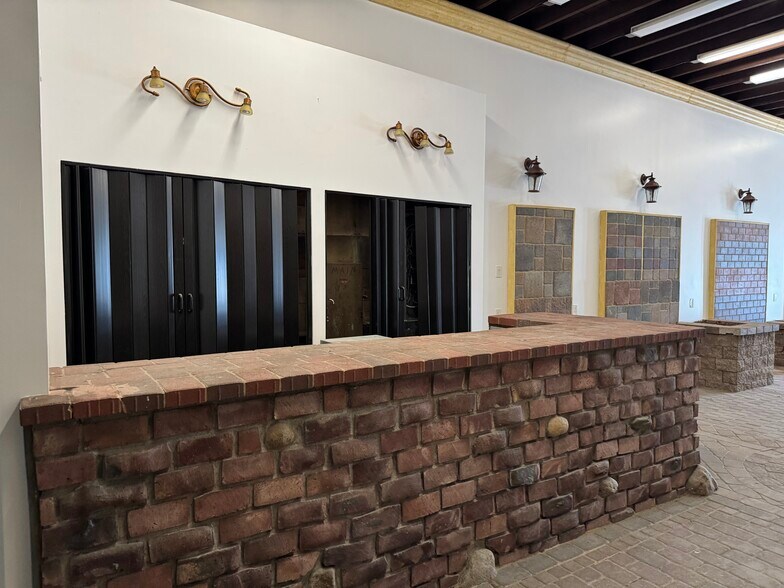 More Photos Of 4641 Telegraph Rd, Los Angeles Manufacturing For Sale