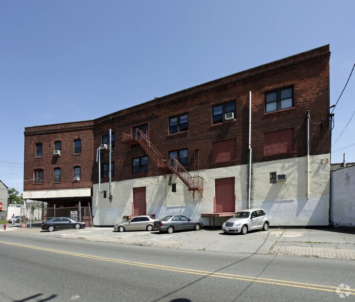 312 River St, Paterson, NJ 07524 Industrial For Lease