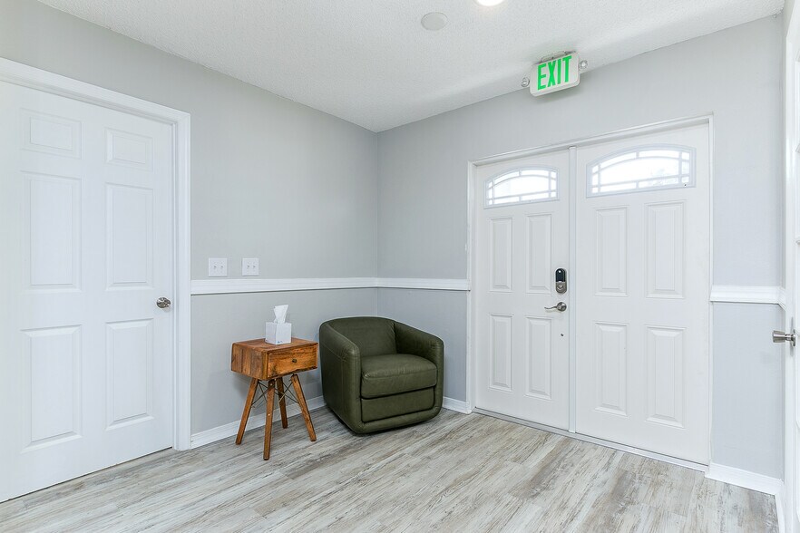 More Photos Of 621 S Locust Ave, Sanford Loft Creative Space For Sale