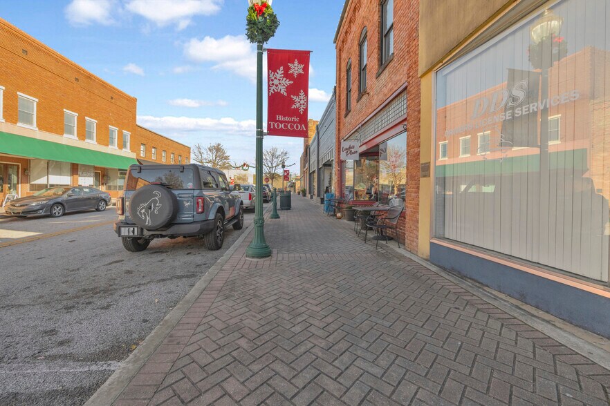 More Photos Of 62 Doyle St, Toccoa Storefront Retail Office For Sale