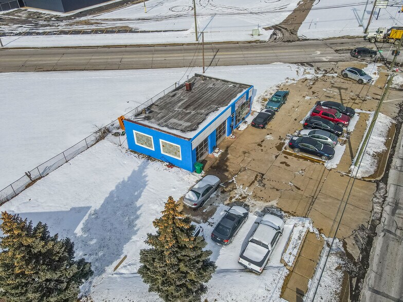 More Photos Of 25985 Groesbeck Rd, Warren Auto Repair For Sale