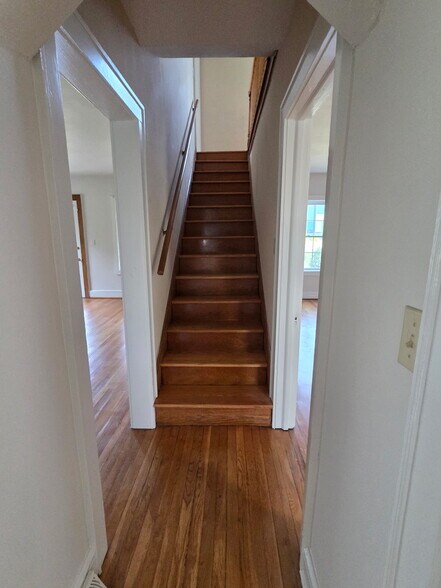 More Photos Of 5335 Airport Rd NW, Roanoke Storefront Retail Office For Lease