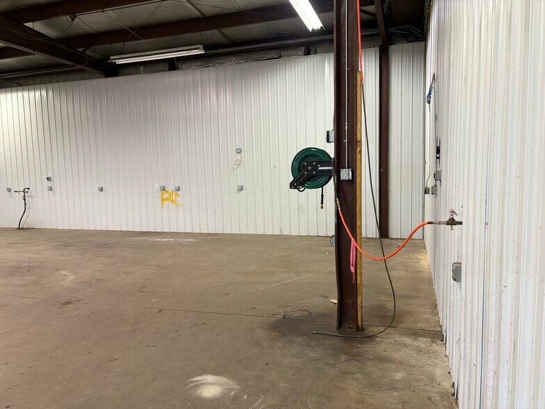 More Photos Of 2905 N Lincoln Rd, Escanaba General Retail For Sale