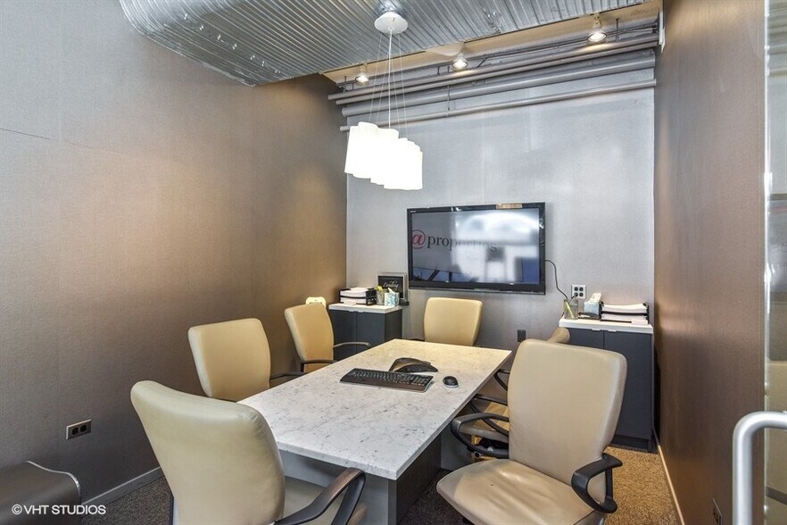 More Photos Of 1821 Benson Ave, Evanston Medical For Sale