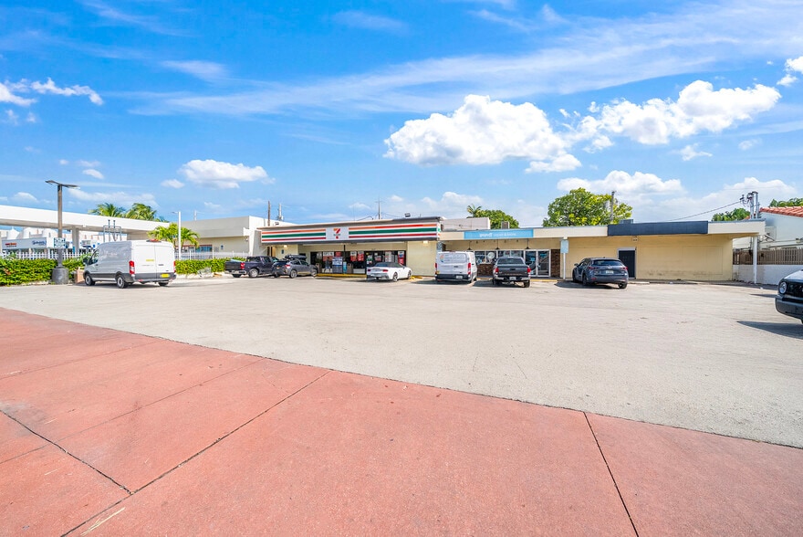 More Photos Of 1445 Alton Rd, Miami Beach General Retail For Lease
