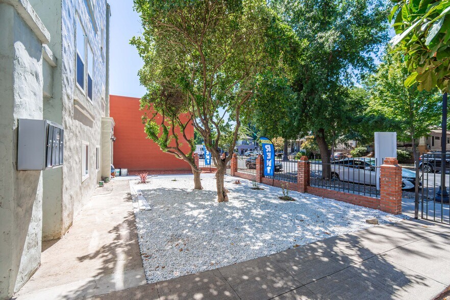 More Photos Of 1823 P St, Sacramento Apartments For Sale