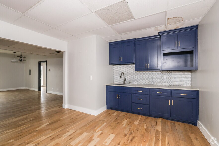 More Photos Of 4641 S Braden Ave, Tulsa Office For Sale