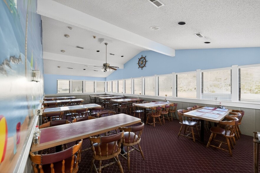 More Photos Of 2200 N Fayetteville St, Asheboro Restaurant For Lease