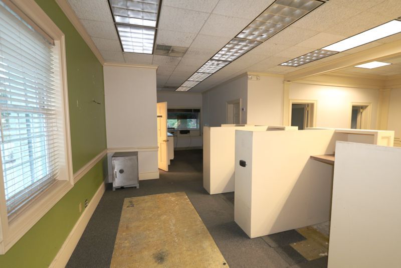 More Photos Of 305 New Neely Ferry Rd, Mauldin Bank For Lease