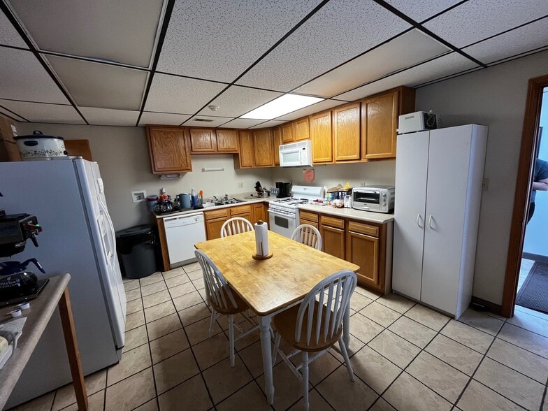 More Photos Of 2488 Williams Hwy, Williamstown Distribution For Sale