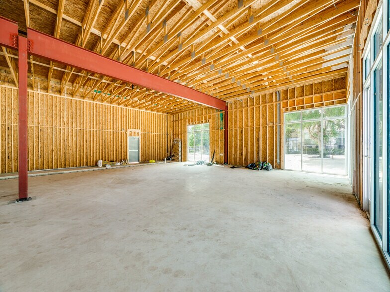 More Photos Of 7927 Calle Rialto, San Antonio Restaurant For Lease