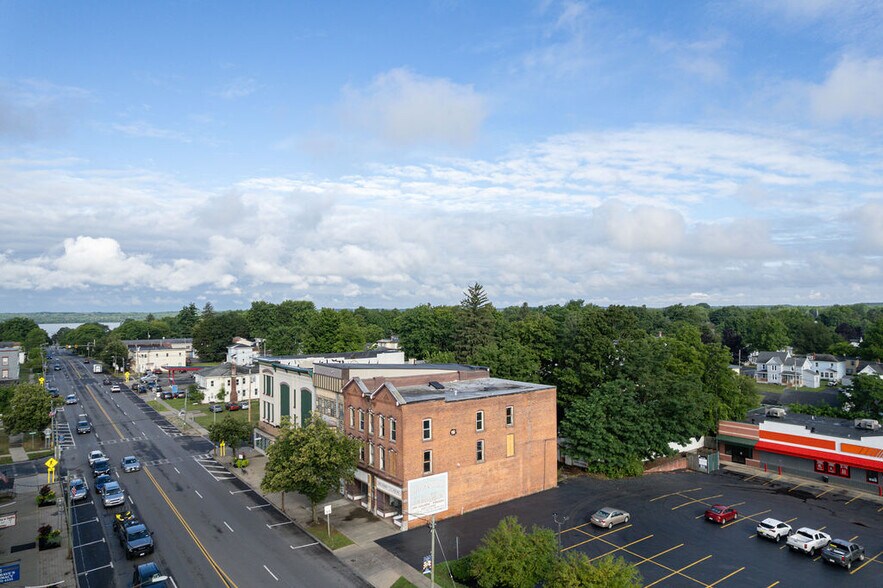 Primary Photo Of 114-116 W Broadway, Fulton Multifamily For Sale