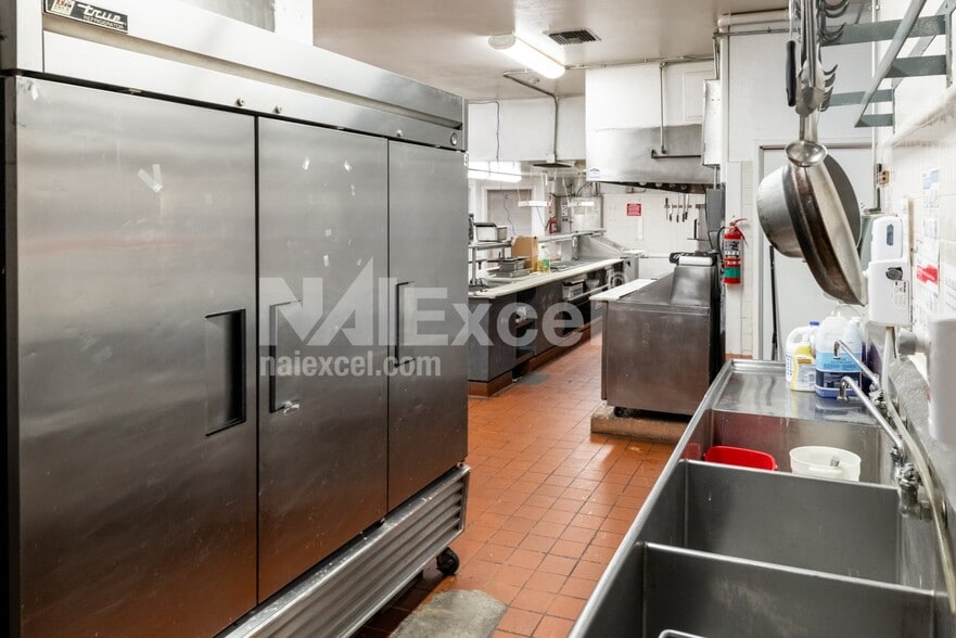 More Photos Of 287 N Lake Powell Blvd, Page Hotel For Sale