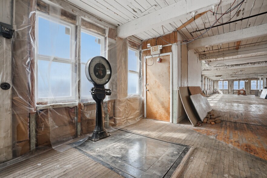 More Photos Of 120 Webster St, Pawtucket Manufacturing For Sale