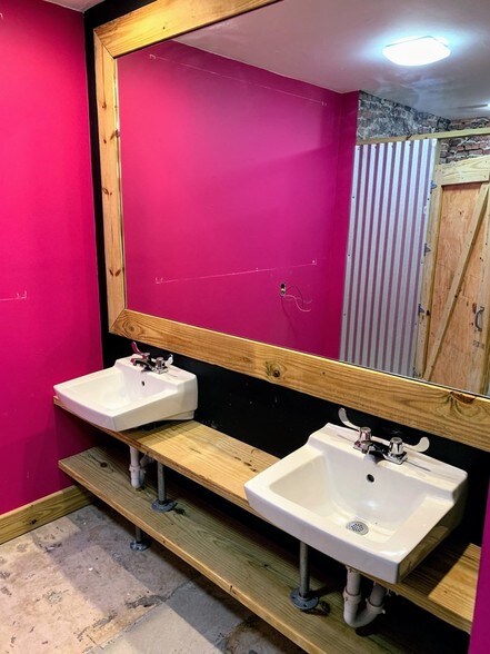 More Photos Of 330 NW 29th St, Miami Loft Creative Space For Lease