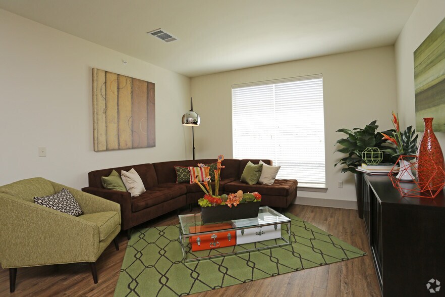 More Photos Of 744 Brick Row, Richardson Apartments For Lease