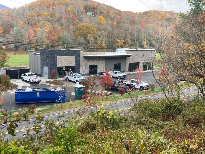 More Photos Of 1136 Shawneehaw Ave, Banner Elk Storefront Retail Office For Sale