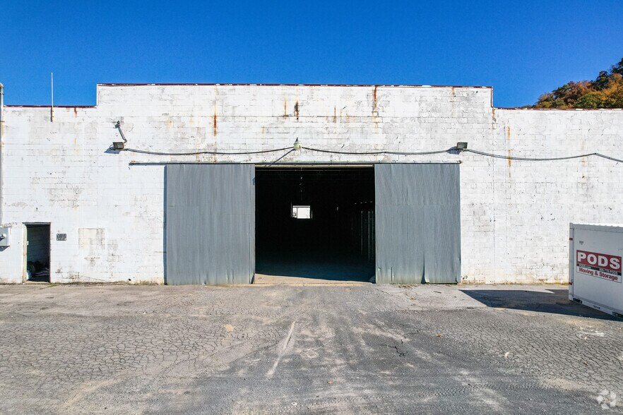 More Photos Of 147 Warehouse St, Weber City Warehouse For Lease