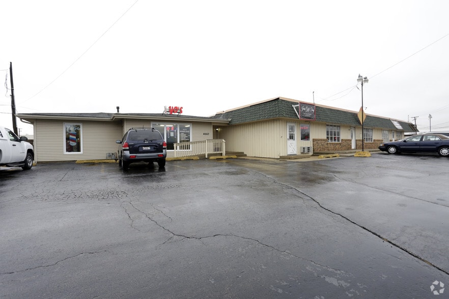 More Photos Of 4050 Wolf Rd, Oswego General Retail For Lease