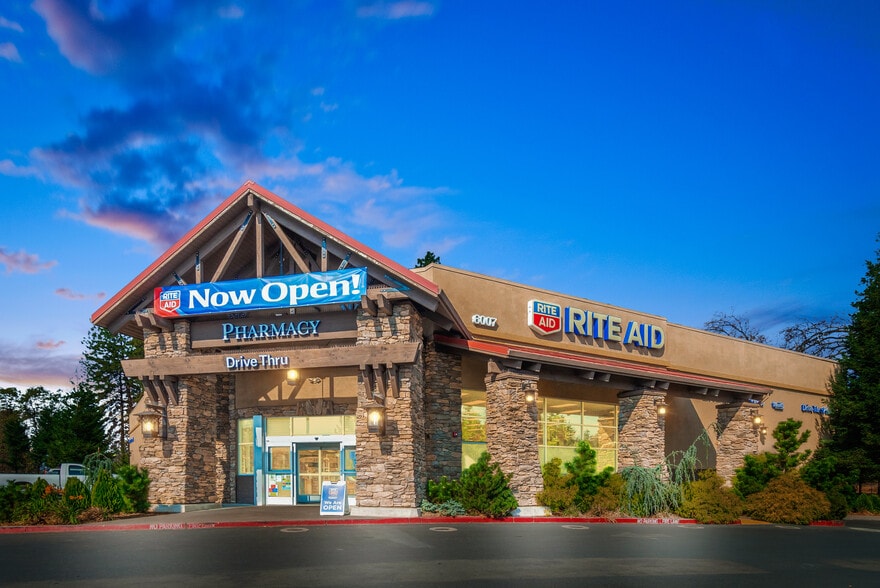 Primary Photo Of 6007 Clark Rd, Paradise Drugstore For Lease