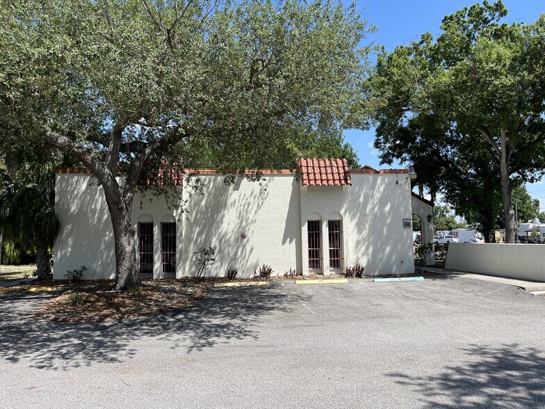 More Photos Of , North Fort Myers Office For Sale