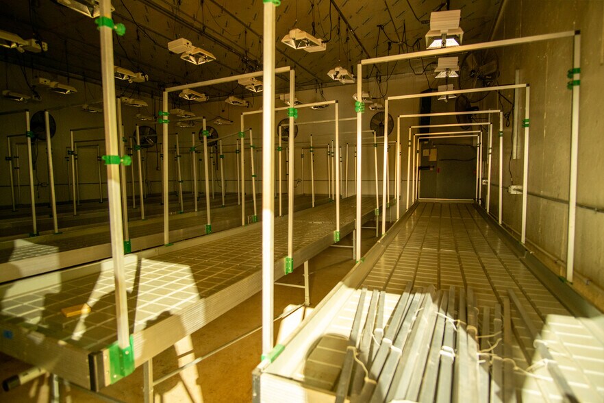 More Photos Of 103 N. Clarady, Wanette Industrial For Sale