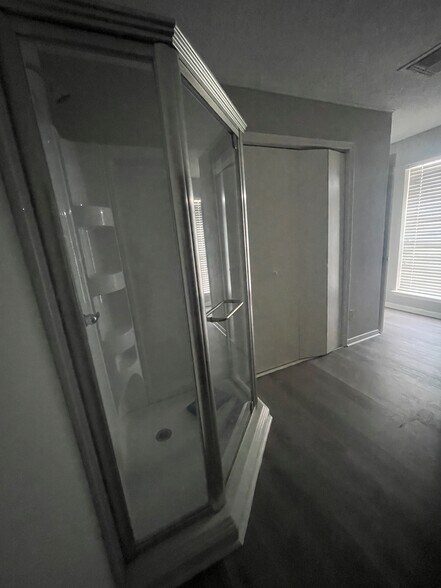 More Photos Of 2302 45th St, Galveston Office For Lease