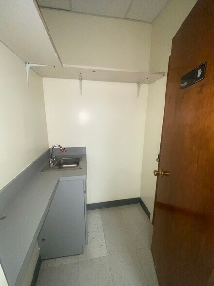 More Photos Of 9101 4th Ave, Brooklyn Medical For Lease