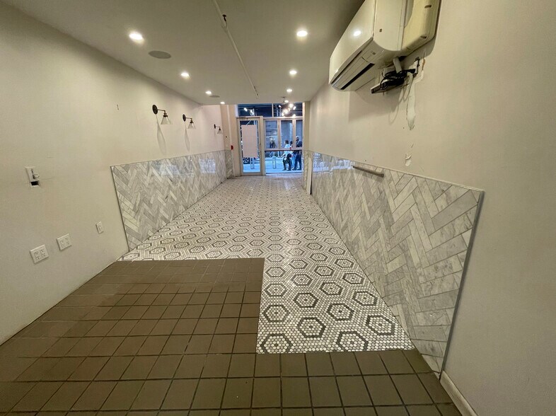 More Photos Of 264 35th St, New York Loft Creative Space For Lease