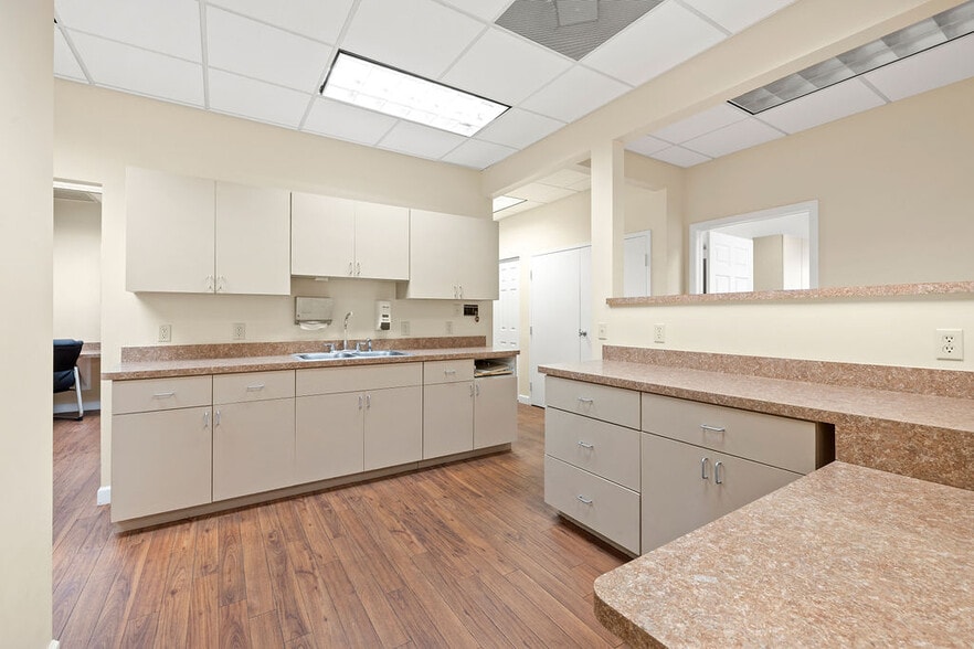 More Photos Of 923-931 37th Pl, Vero Beach Medical For Lease