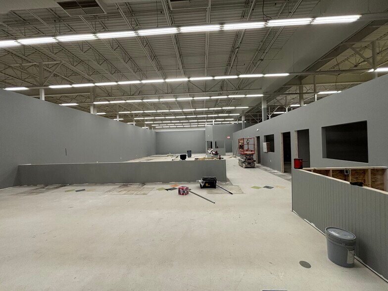 More Photos Of 17158 County Highway J, Chippewa Falls Supermarket For Lease