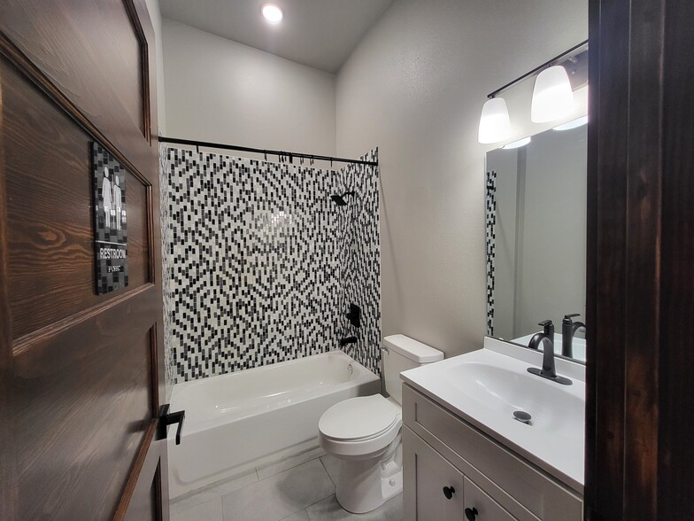 More Photos Of 223 W 3rd St, Joplin Apartments For Sale