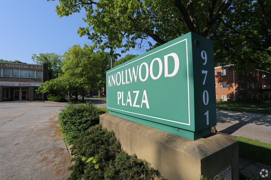 More Photos Of 9679-9709 Brookpark Rd, Parma Office For Lease