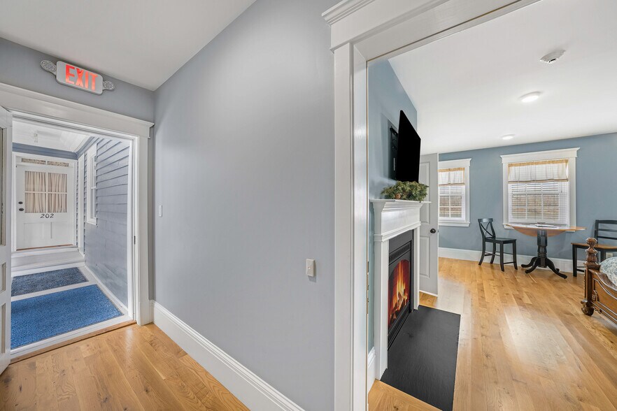 More Photos Of 208-210 Wharf St, Hermann Hospitality For Sale