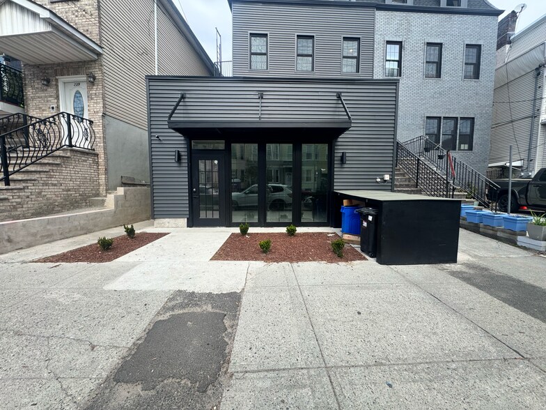 More Photos Of 241 Palisade Ave, Jersey City Specialty For Lease