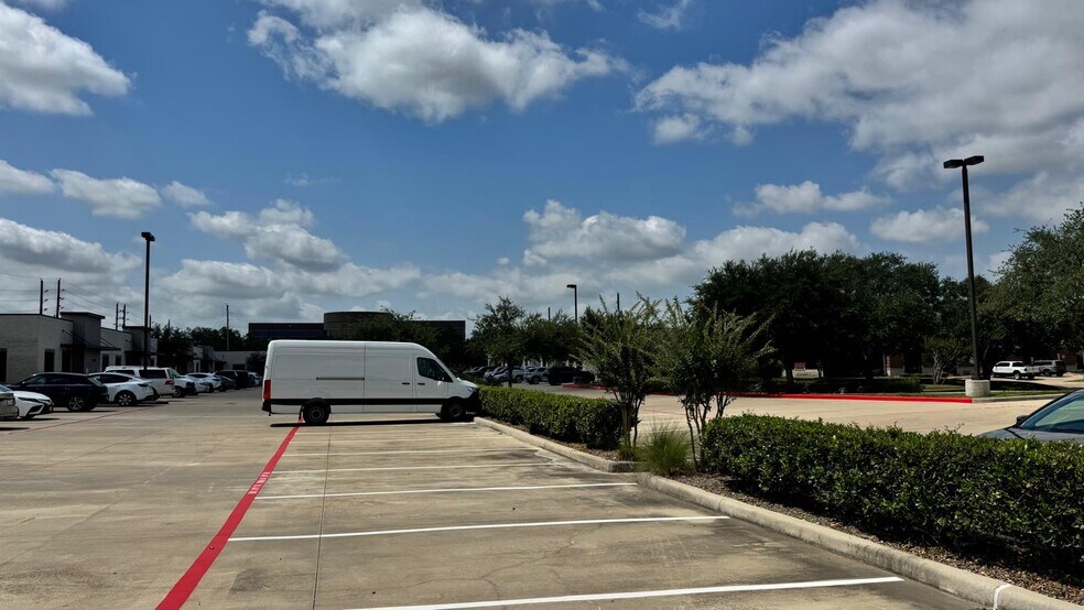 More Photos Of 12440 Emily Ct, Sugar Land Office Residential For Lease
