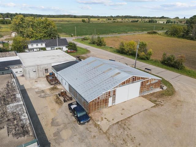 More Photos Of 8889 Oakwood Ave, Neenah Service For Sale