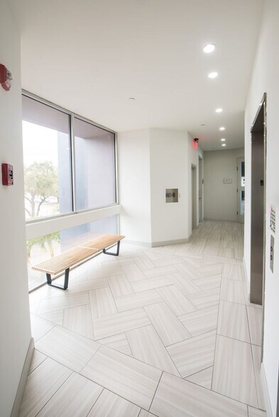 More Photos Of 205 N Orange Ave, Sarasota Office For Sale