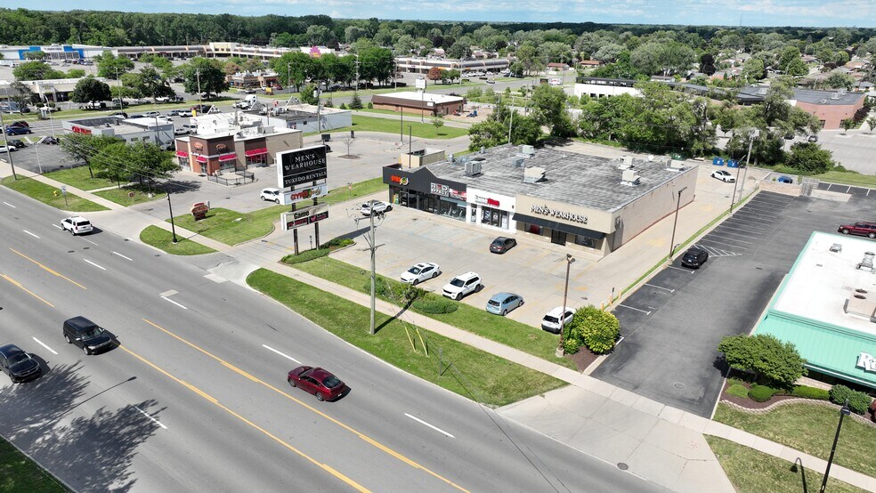 More Photos Of 7040-7060 N Wayne Rd, Westland Freestanding For Sale