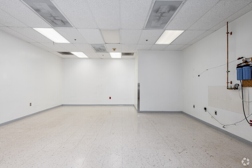 More Photos Of 6411 Beckley St, Baltimore Research And Development For Sale