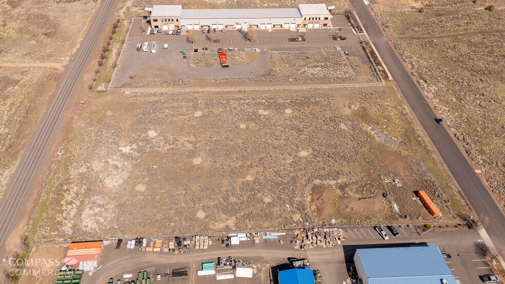More Photos Of 265 11th St, Redmond Industrial For Lease